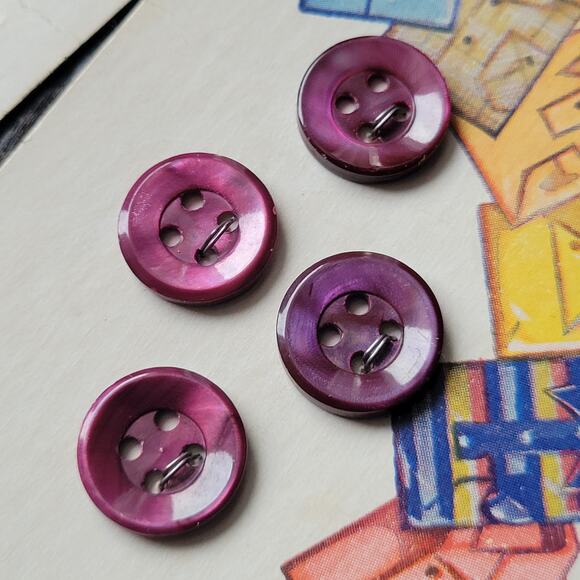 Vintage Lucky Day Sport Genuine Pearl Buttons on Original Card, Purple 1930-40s - Picture 5 of 6